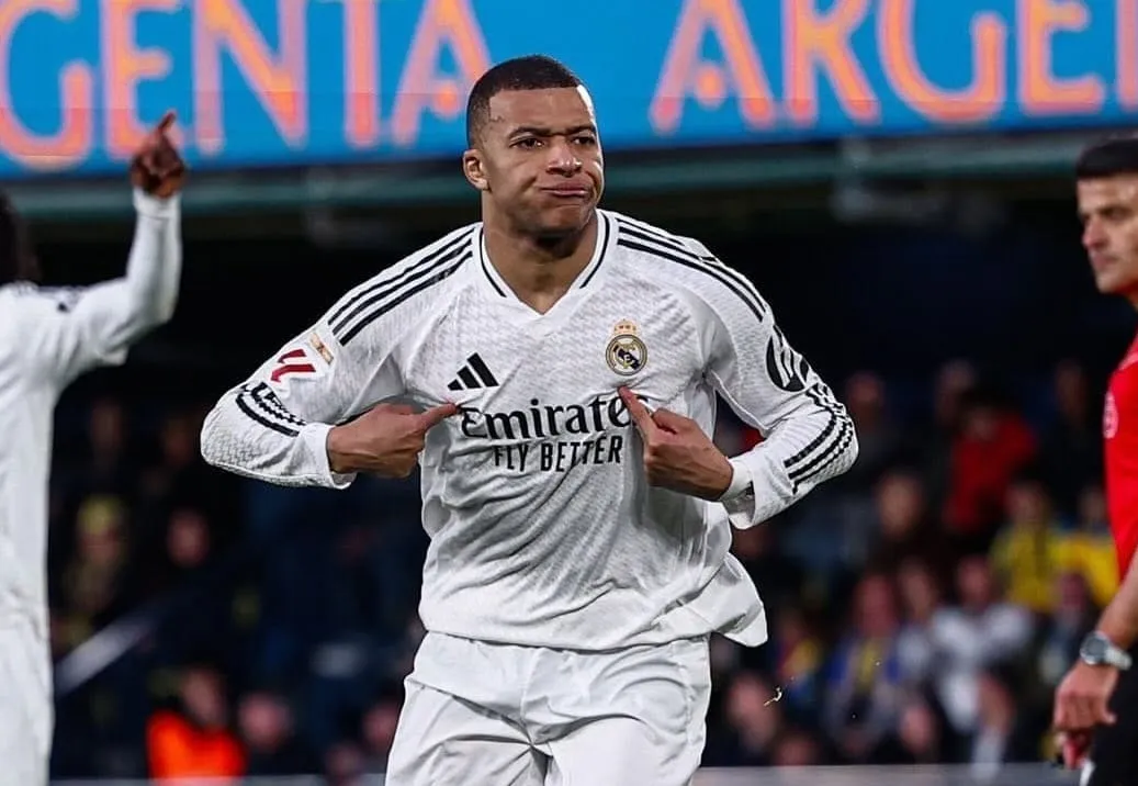 Kylian Mbappé brilla en La Cerámica para un Real Madrid eficaz Doblete del francés (1-2) para remontar a un Villarreal que no tuvo puntería frente al líder