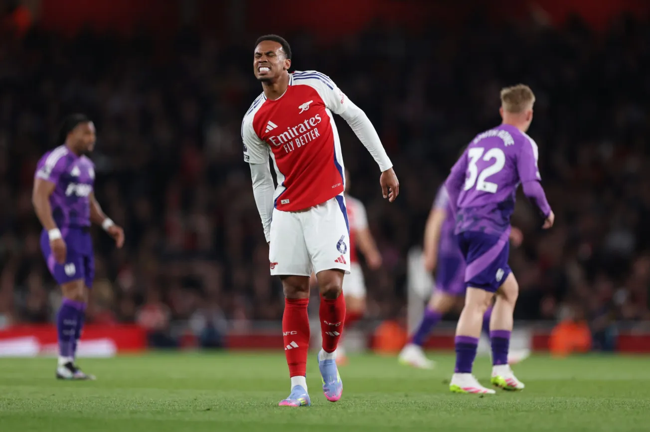 Fútbol.- El defensa del Arsenal Gabriel Magalhaes, baja para el cruce de Champions ante el Real Madrid