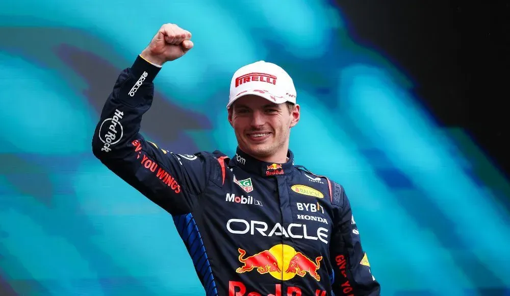 Verstappen se aferra a territorio amigo contra los dominantes McLaren en la cambiante Canadá
